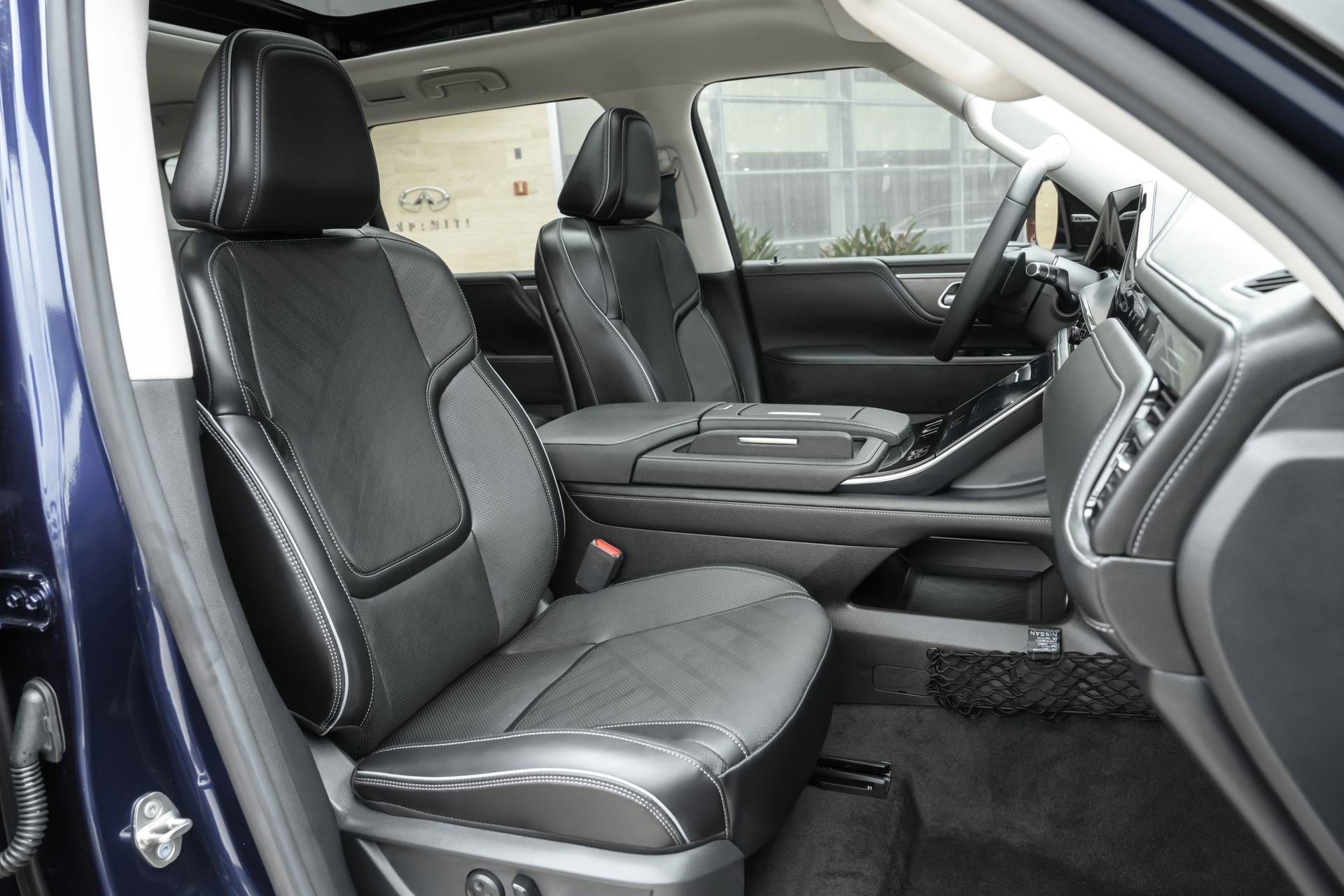 Certified 2026 INFINITI QX80 Luxe w/ Cargo Package AWD/4WD image 39