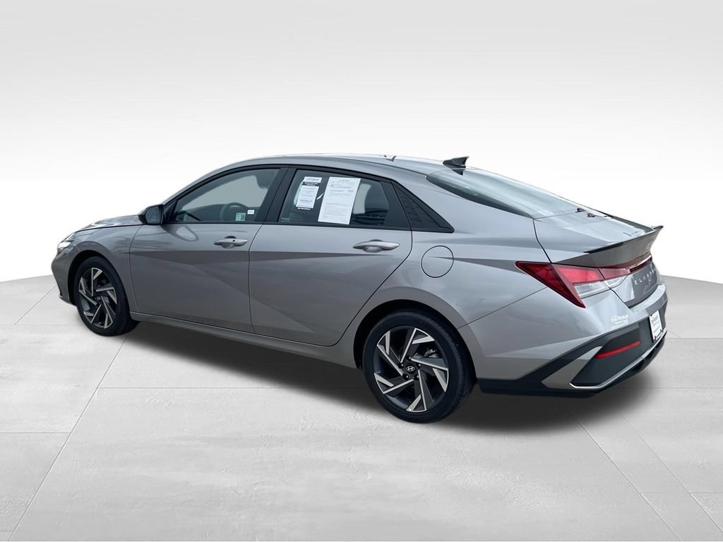 Used 2025 Hyundai Elantra Sport w/ Cargo Package FWD image 6