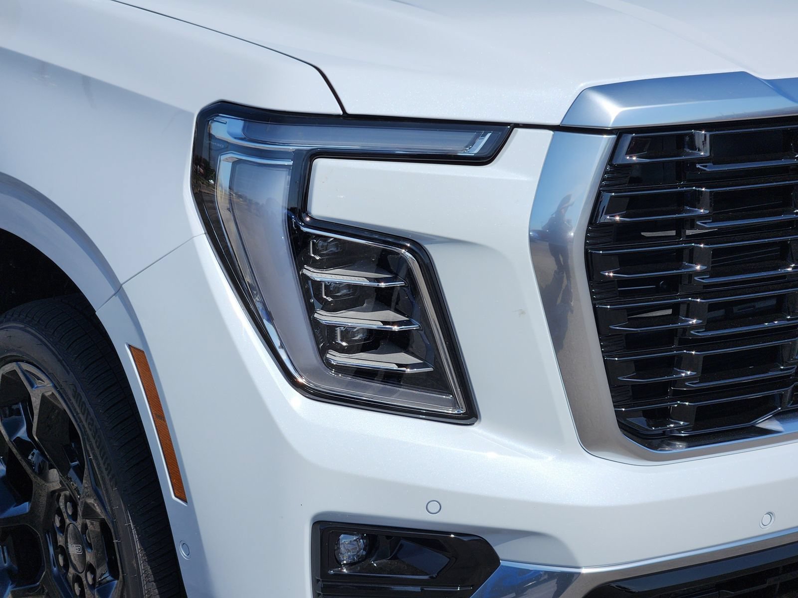 New 2026 GMC Yukon XL Denali w/ Denali Reserve Package AWD/4WD image 10