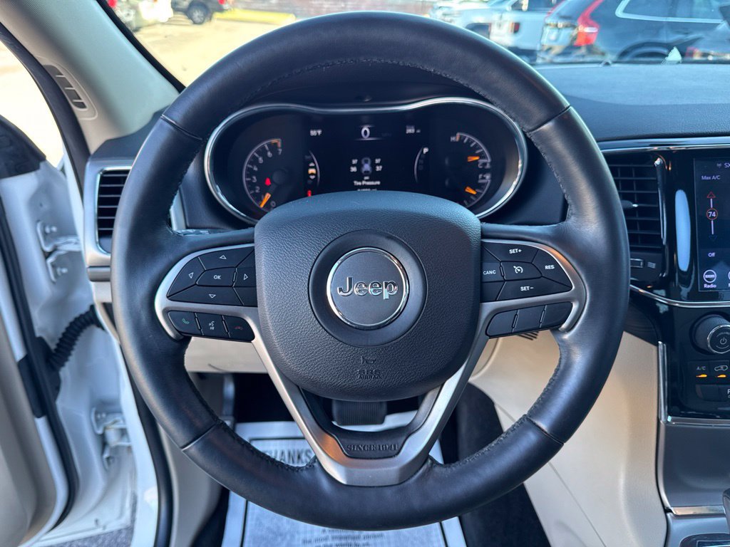 Used 2019 Jeep Grand Cherokee Laredo w/ Security & Convenience Group RWD image 15