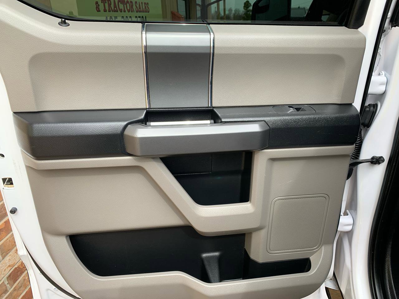 Used 2015 Ford F150 XLT w/ Equipment Group 302A Luxury image 23