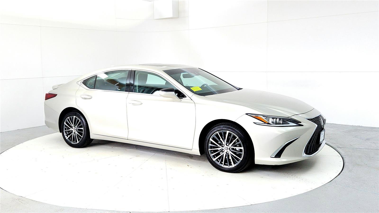 Used 2023 Lexus ES 250 w/ Premium Package image 7