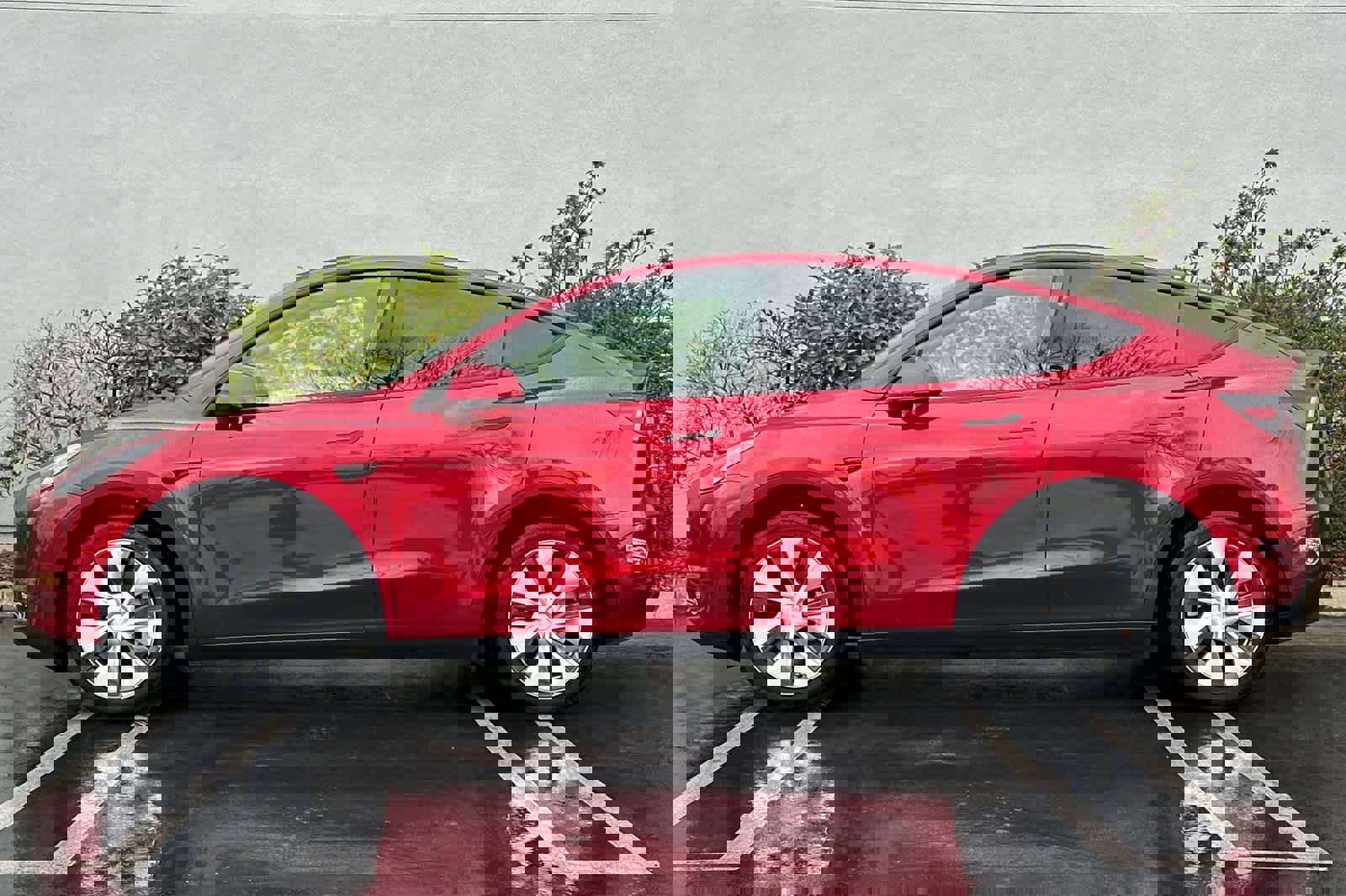 Used 2024 Tesla Model Y Long Range image 9