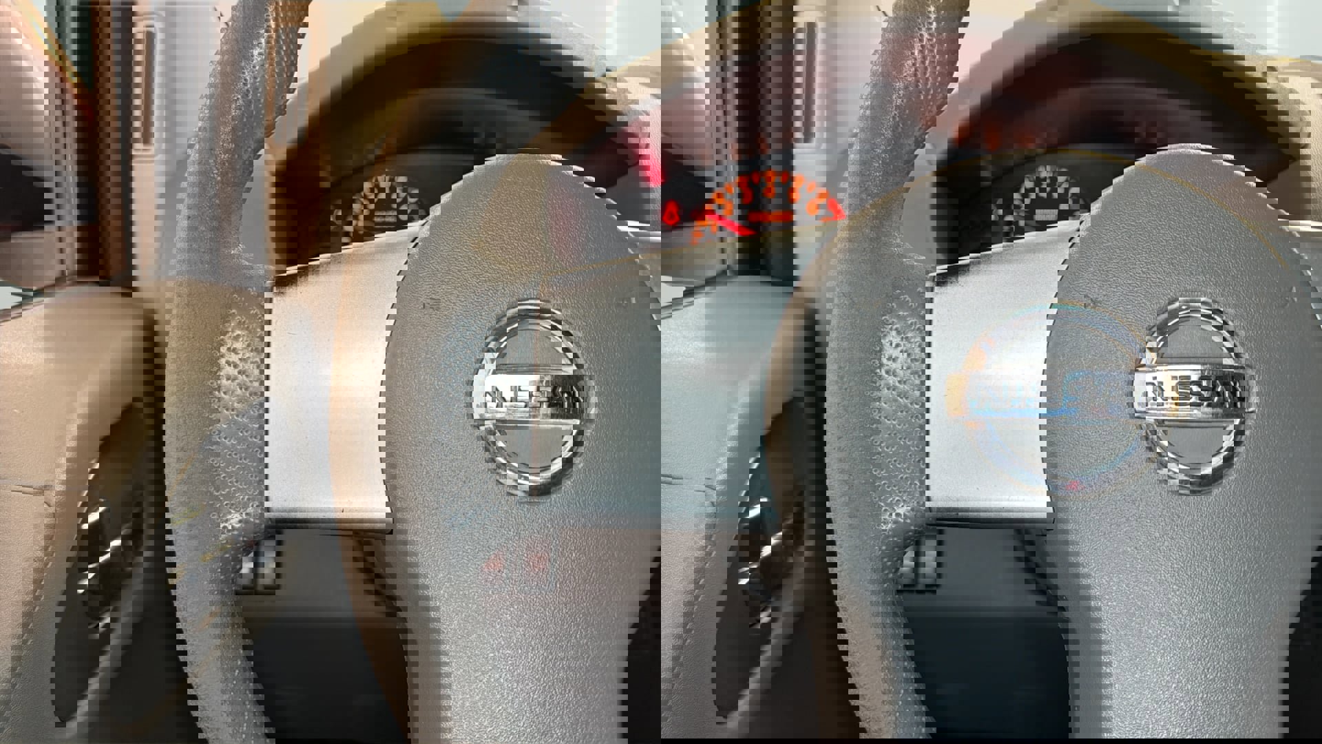 Used 2013 Nissan Frontier S image 27