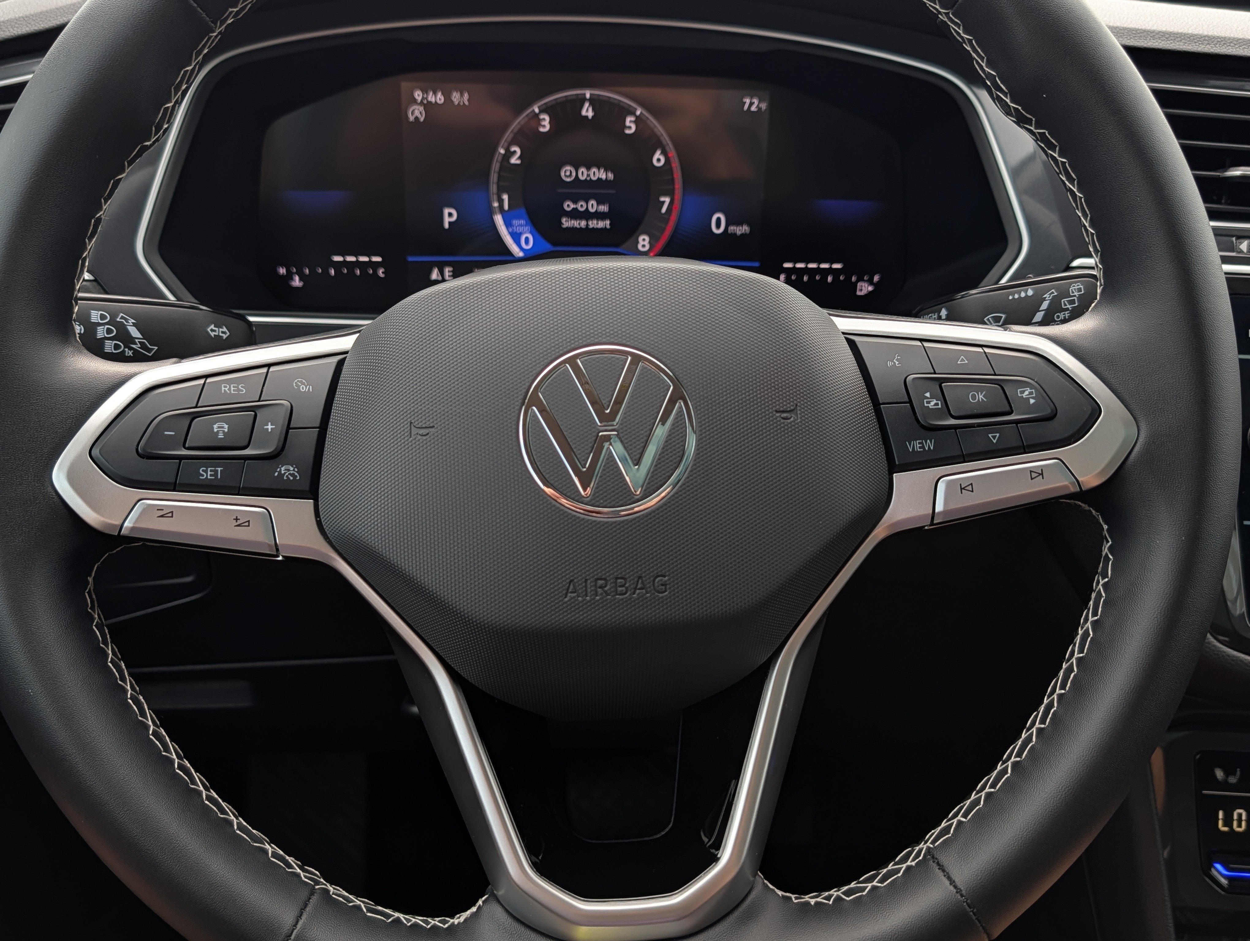Used 2024 Volkswagen Tiguan SE w/ Panoramic Sunroof Package AWD/4WD image 25