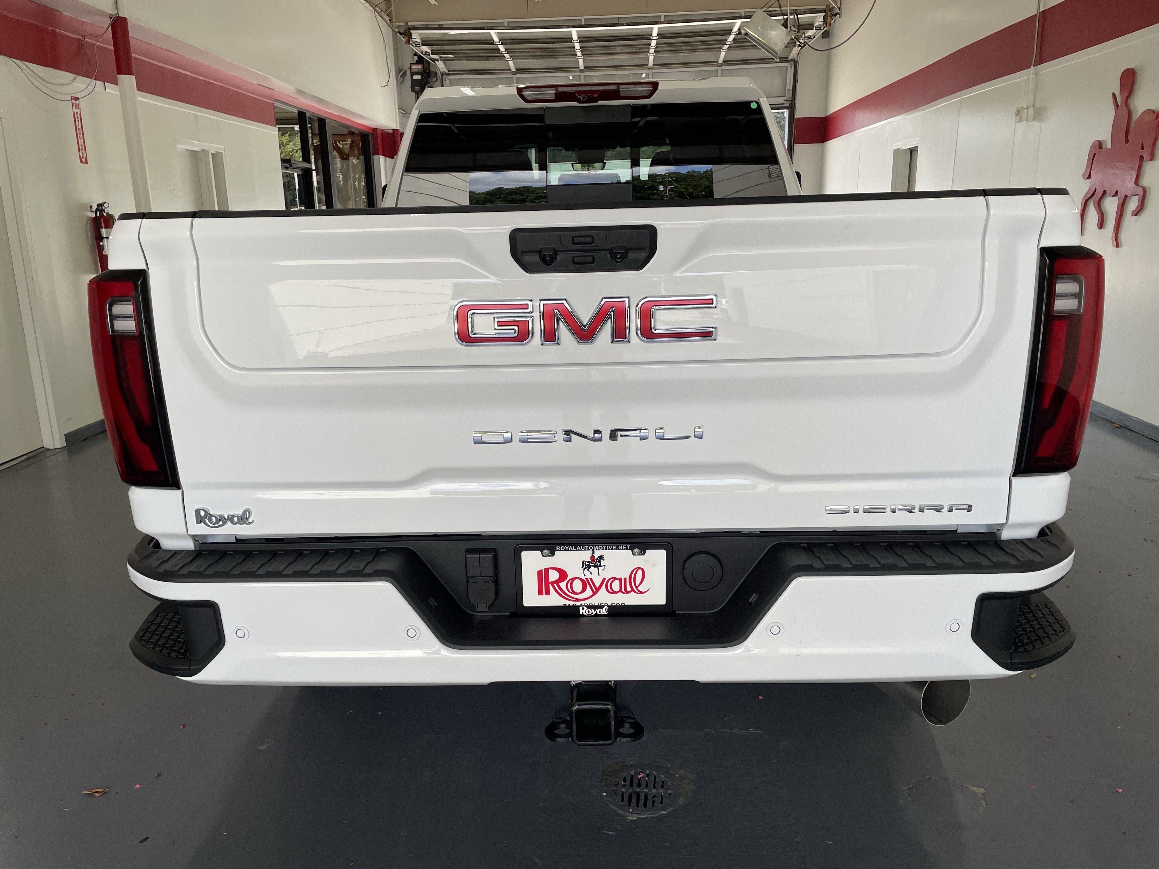 New 2026 GMC Sierra 2500 Denali w/ Denali Reserve Package AWD/4WD image 5