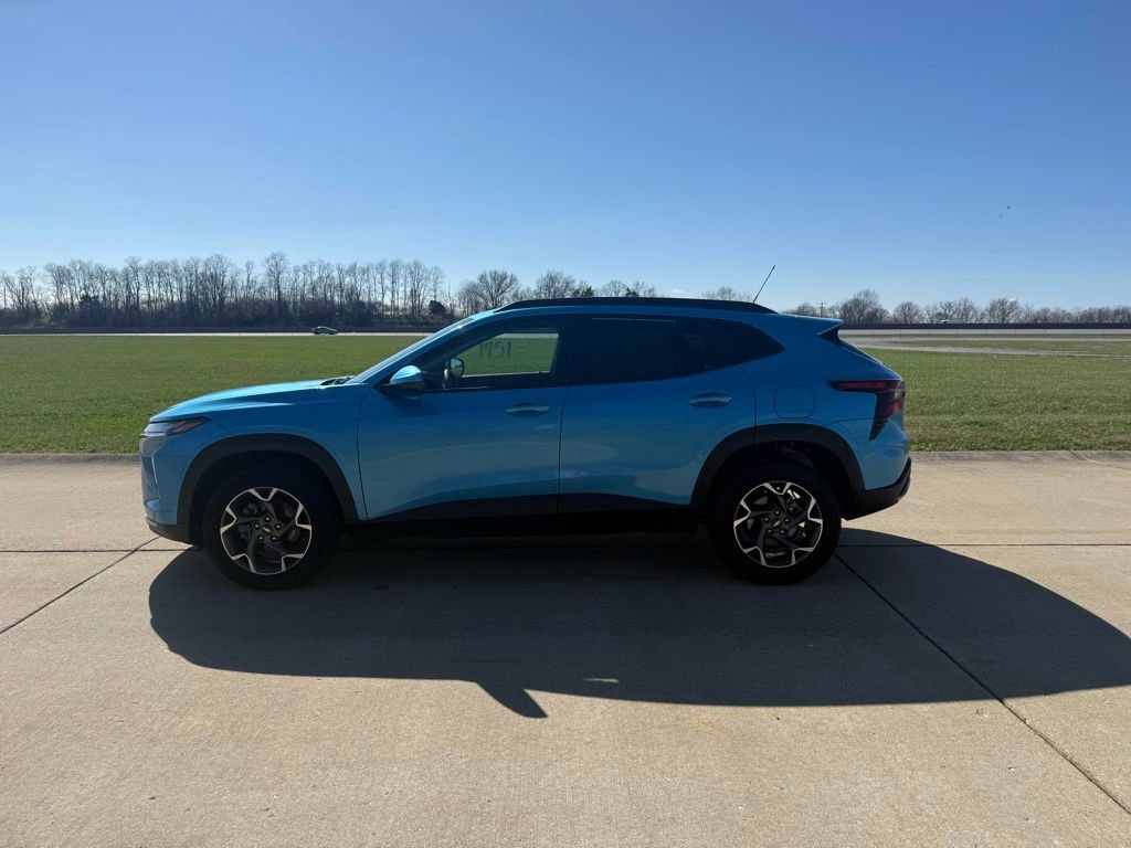 Used 2025 Chevrolet Trax LT image 8