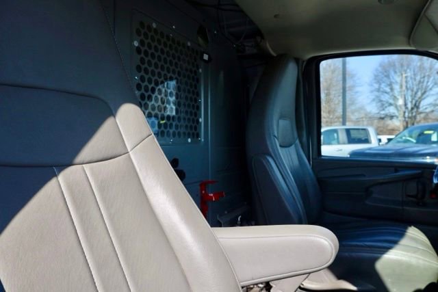 Used 2014 Chevrolet Express 2500 w/ Cold Climate Package image 27