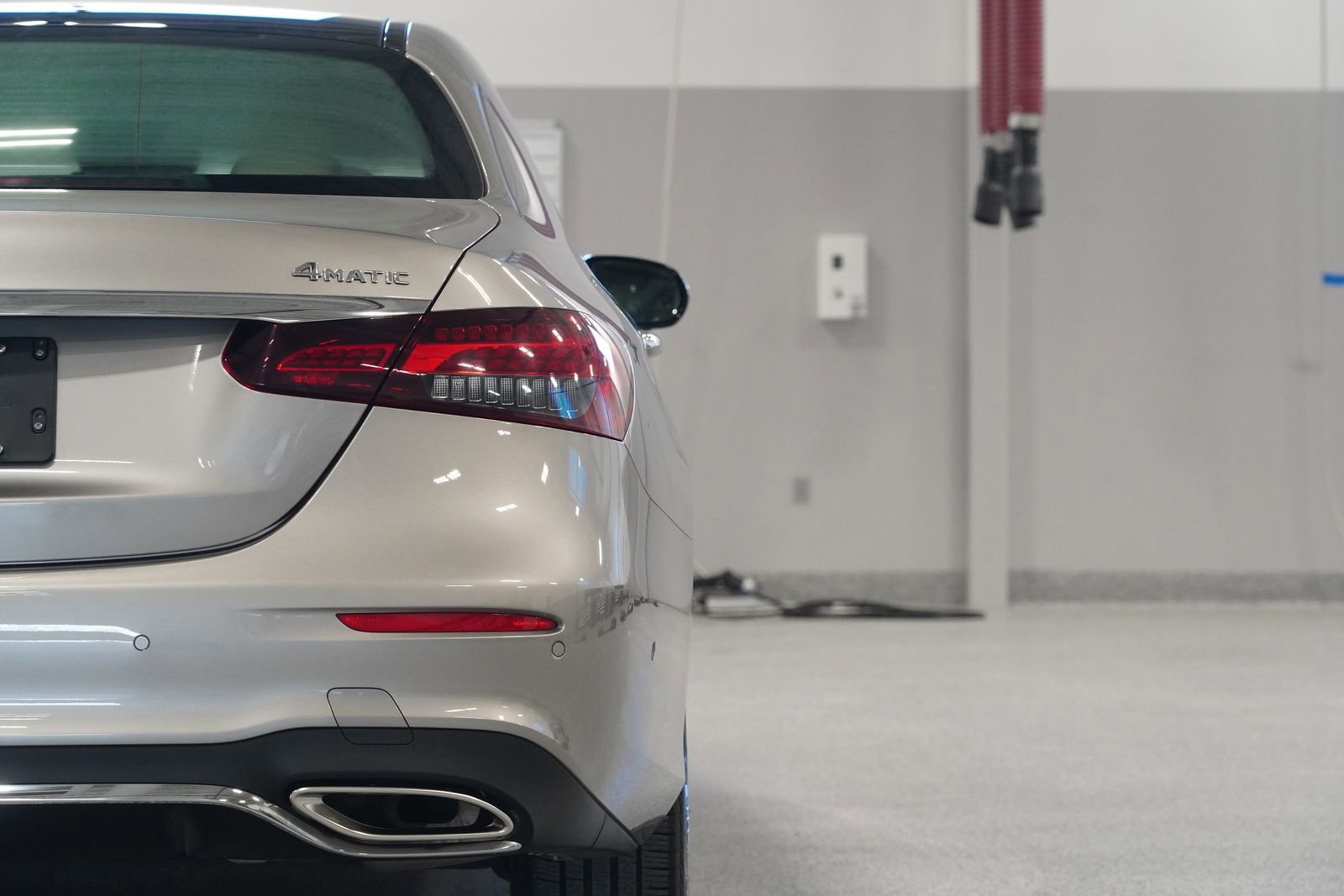 Used 2022 Mercedes-Benz E 350 4MATIC Sedan image 12