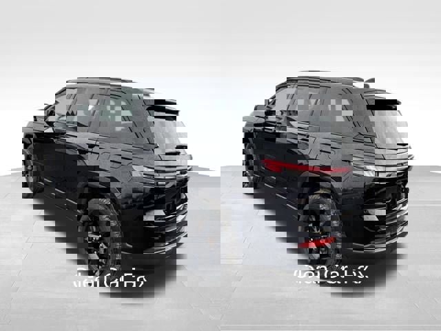 Used 2023 Jeep Grand Cherokee Limited w/ Black Appearance Package image 6