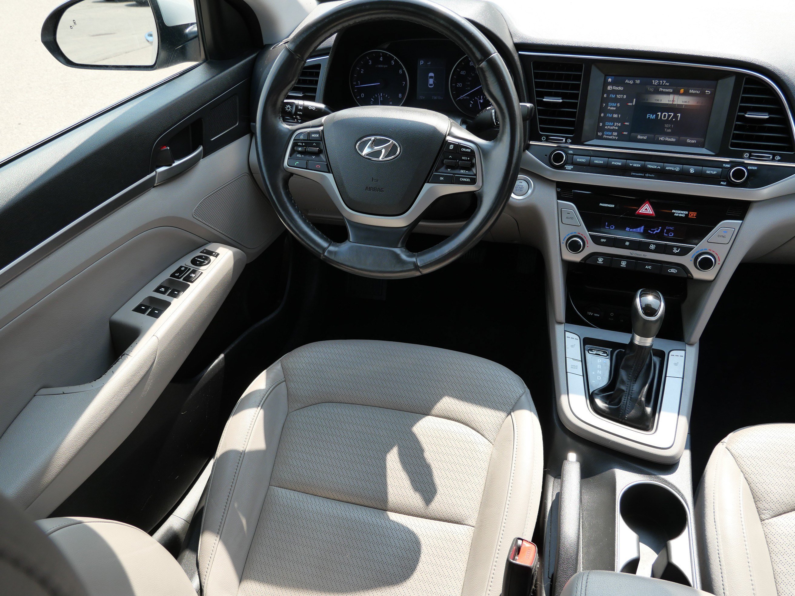 Used 2017 Hyundai Elantra Limited FWD image 9