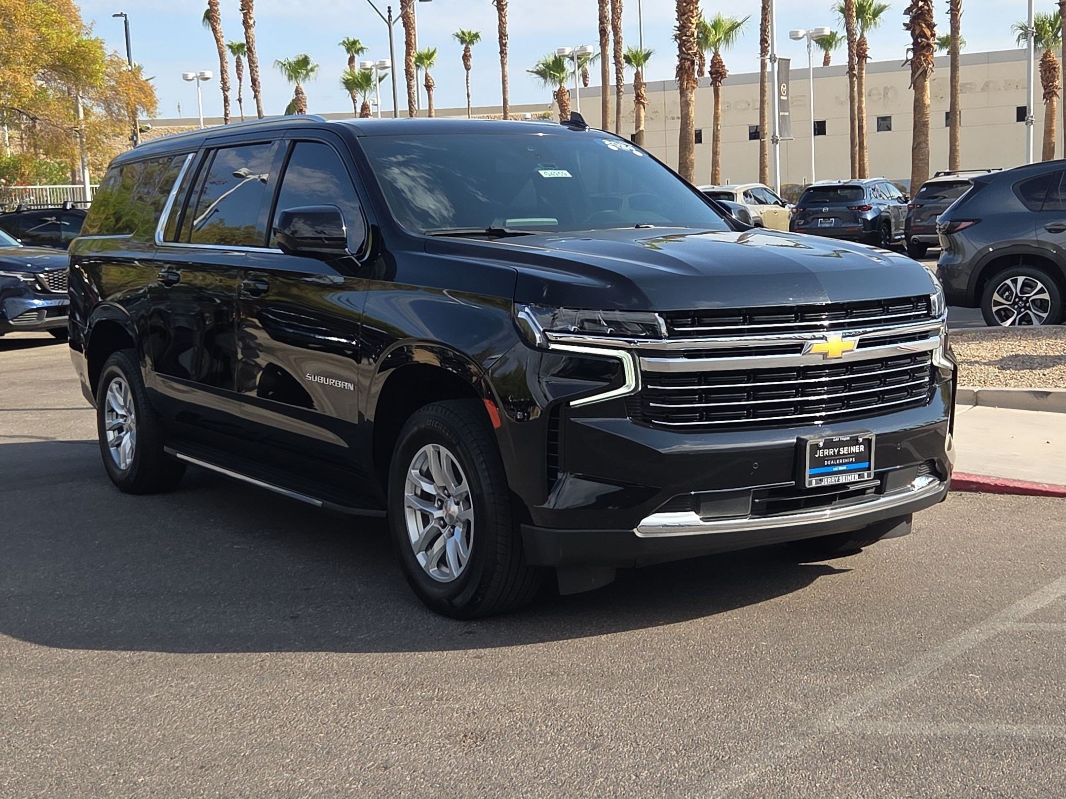 Used 2024 Chevrolet Suburban LT AWD/4WD image 7