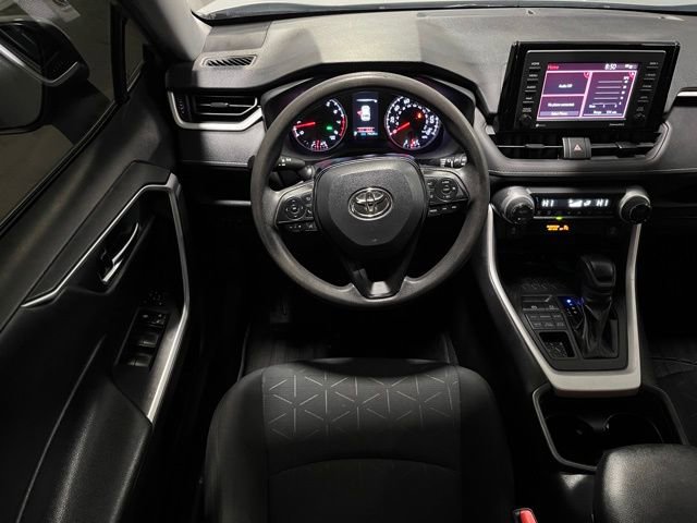 Used 2021 Toyota RAV4 XLE AWD/4WD image 18