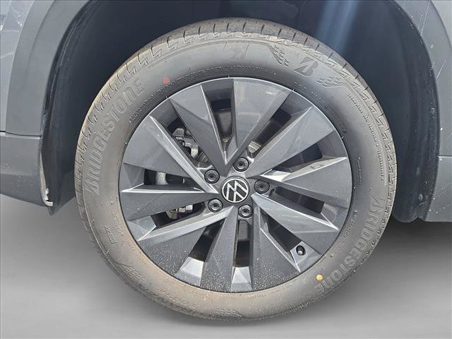 Certified 2022 Volkswagen Taos S w/ IQ Drive S Package FWD image 29