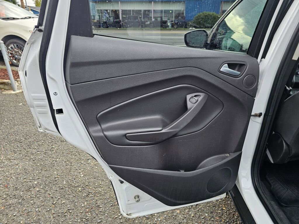 Used 2017 Ford Escape SE w/ Equipment Group 201A image 21