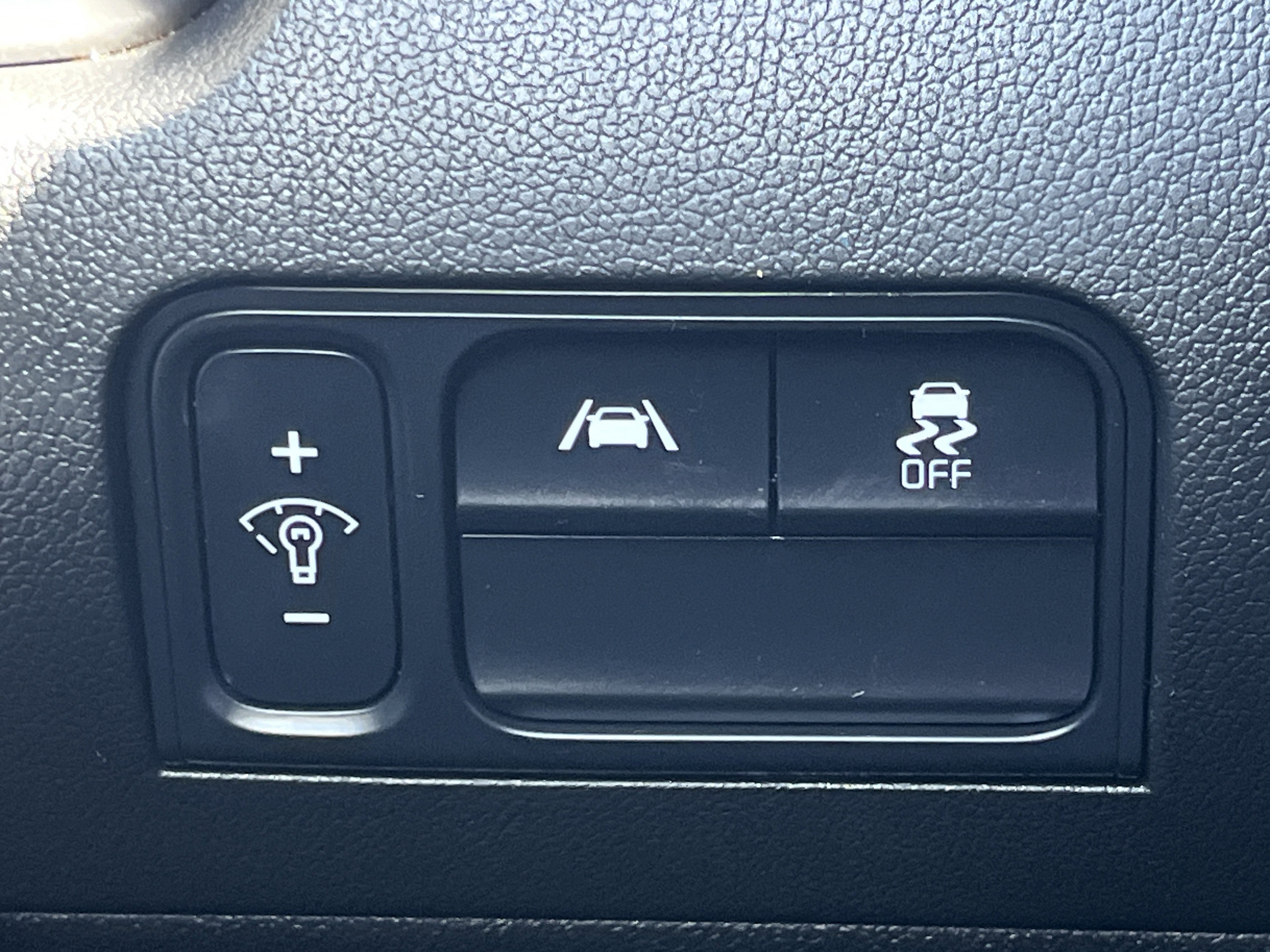 Certified 2022 Kia Sorento LX image 13