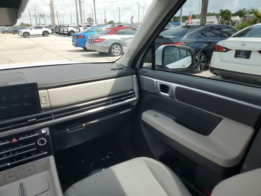 Used 2025 Hyundai Santa Fe SE FWD image 20