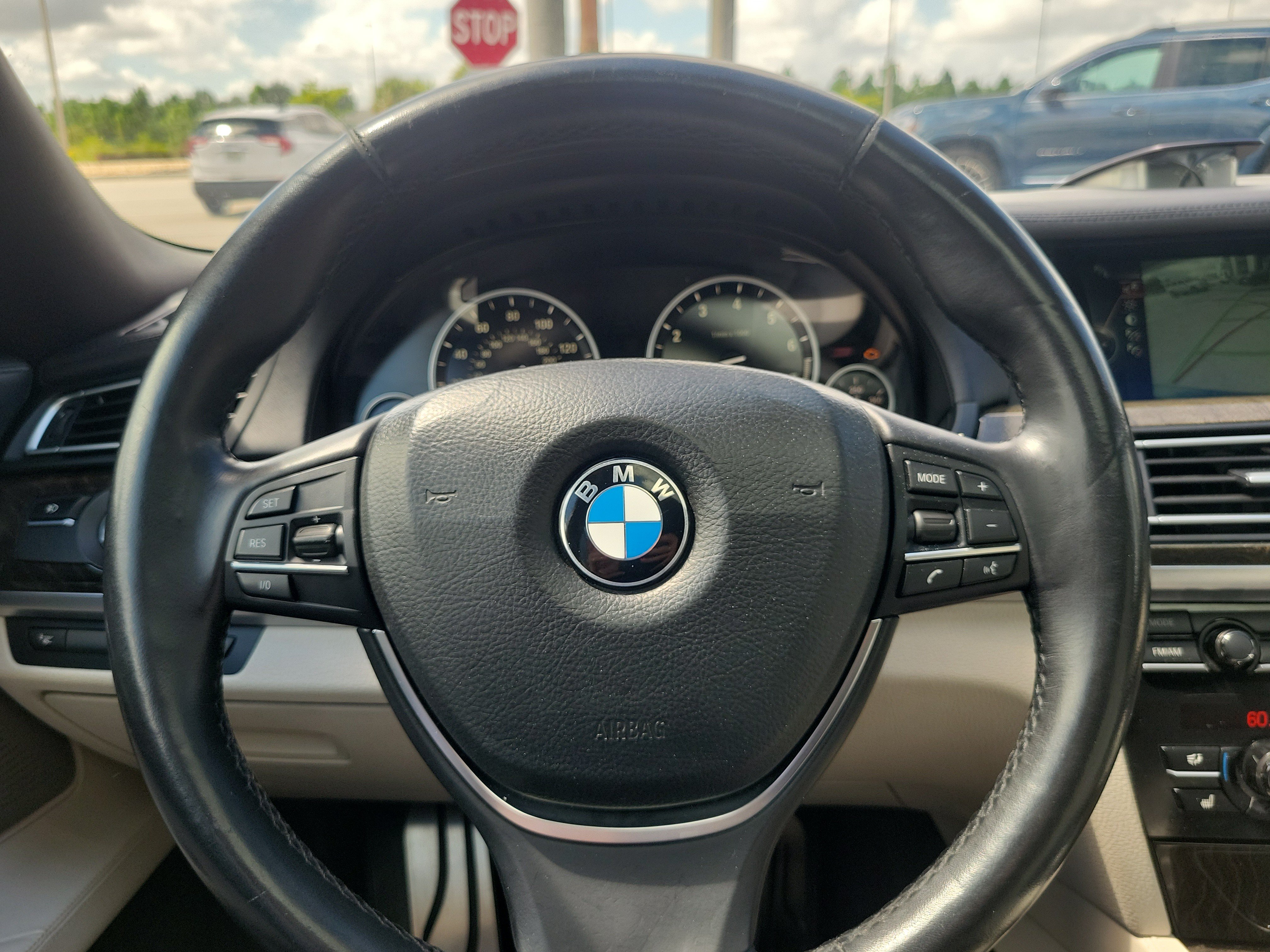 Used 2013 BMW 750Li xDrive AWD/4WD image 17