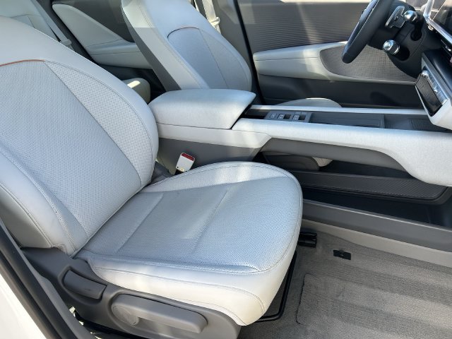 Used 2023 Hyundai Ioniq 6 SEL RWD image 11