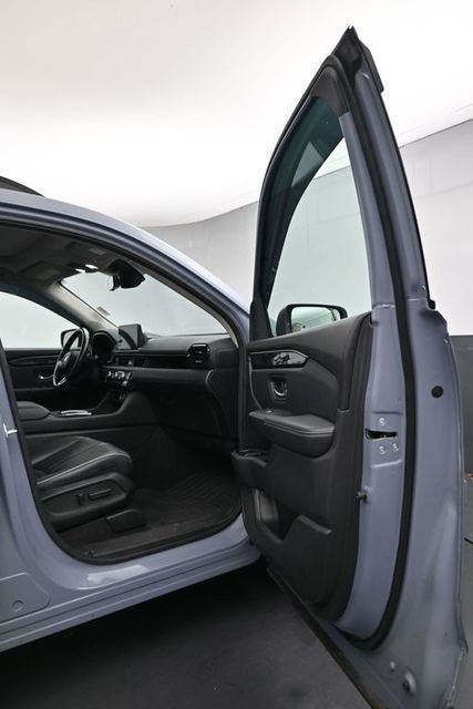 Used 2023 Honda Pilot Elite image 12