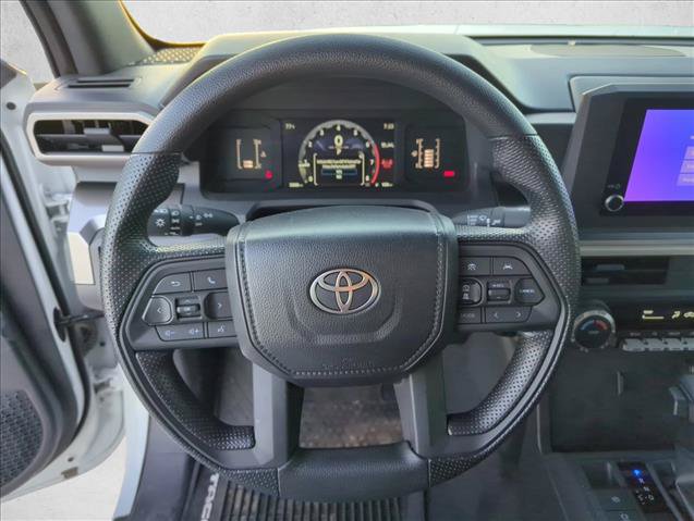 Certified 2025 Toyota Tacoma SR5 AWD/4WD image 18