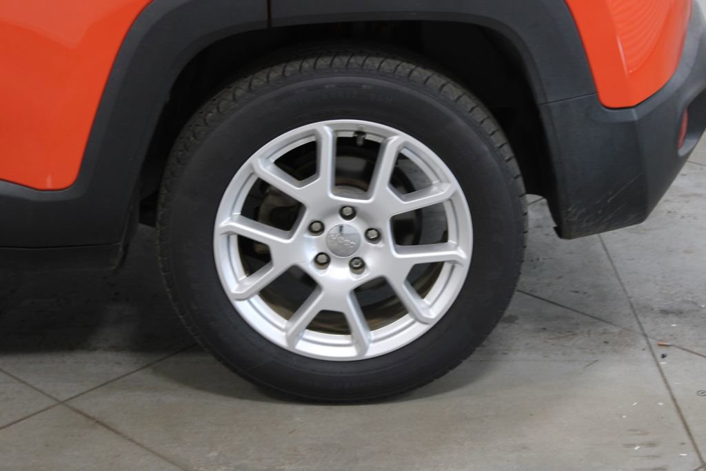 Used 2019 Jeep Renegade Latitude image 16