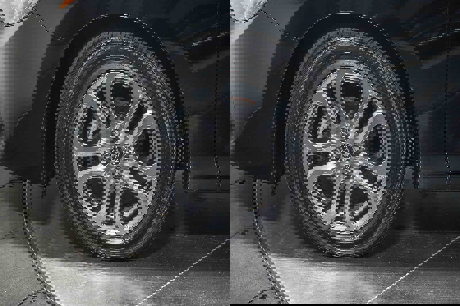 Certified 2020 Toyota Yaris LE image 10