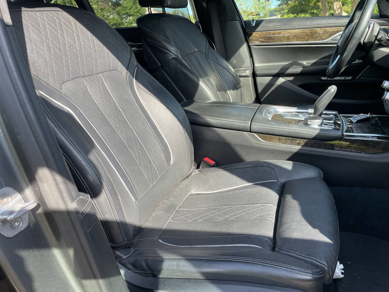 Used 2016 BMW 750i RWD image 34