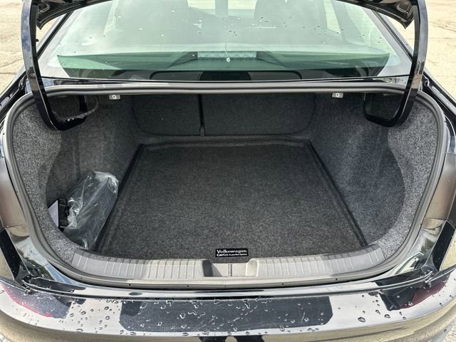 Certified 2024 Volkswagen Jetta S FWD image 31