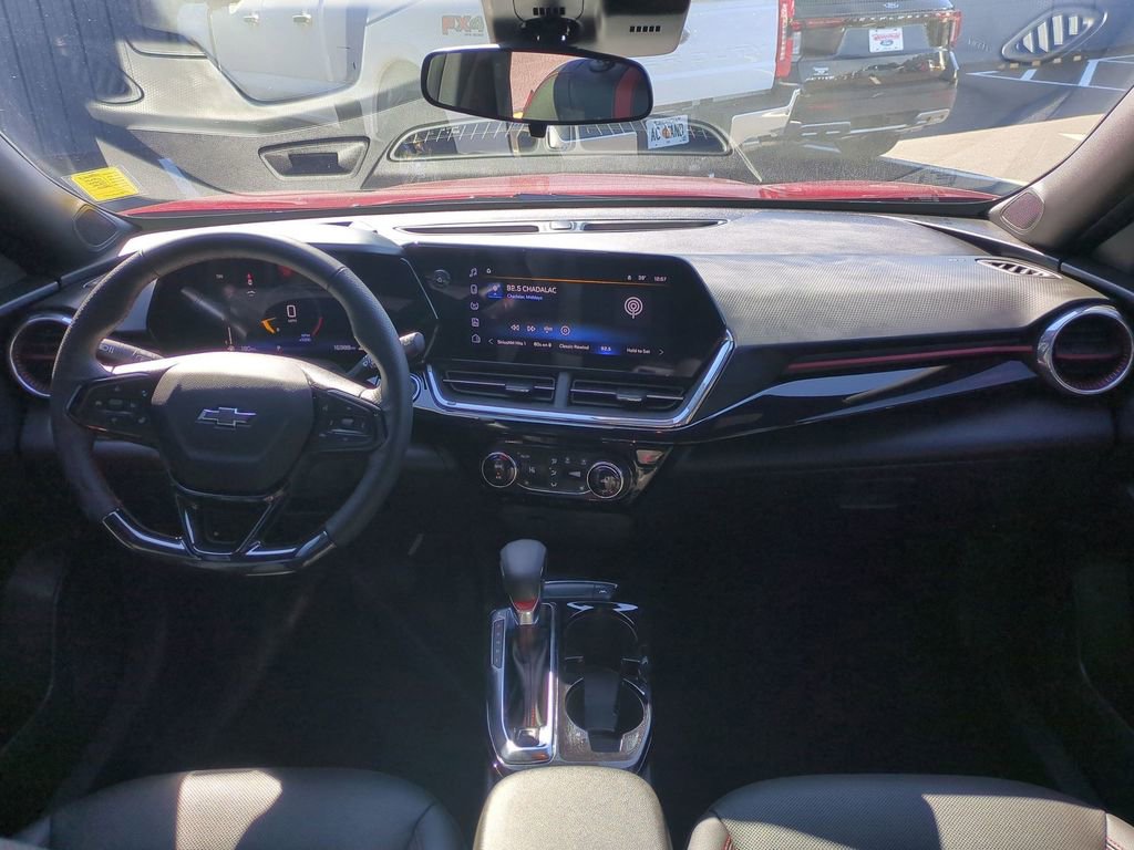Used 2025 Chevrolet Trax RS w/ Driver Confidence Package FWD image 24