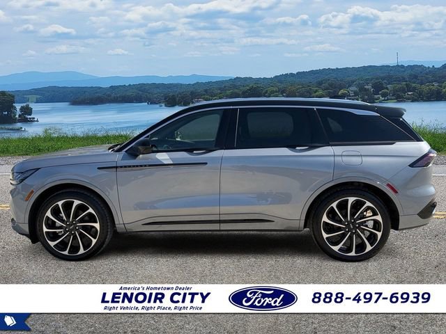 Used 2025 Lincoln Nautilus Black Label image 6