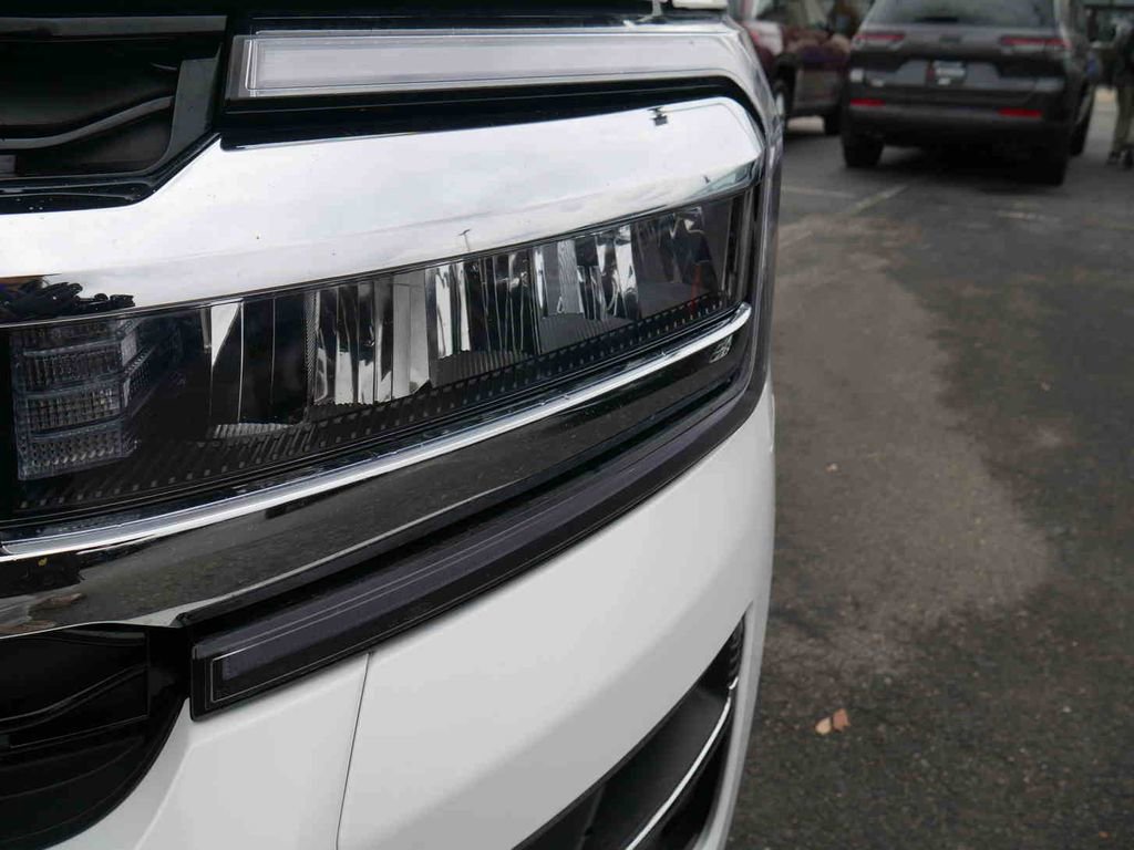 Used 2024 Ford Expedition Max Limited image 27