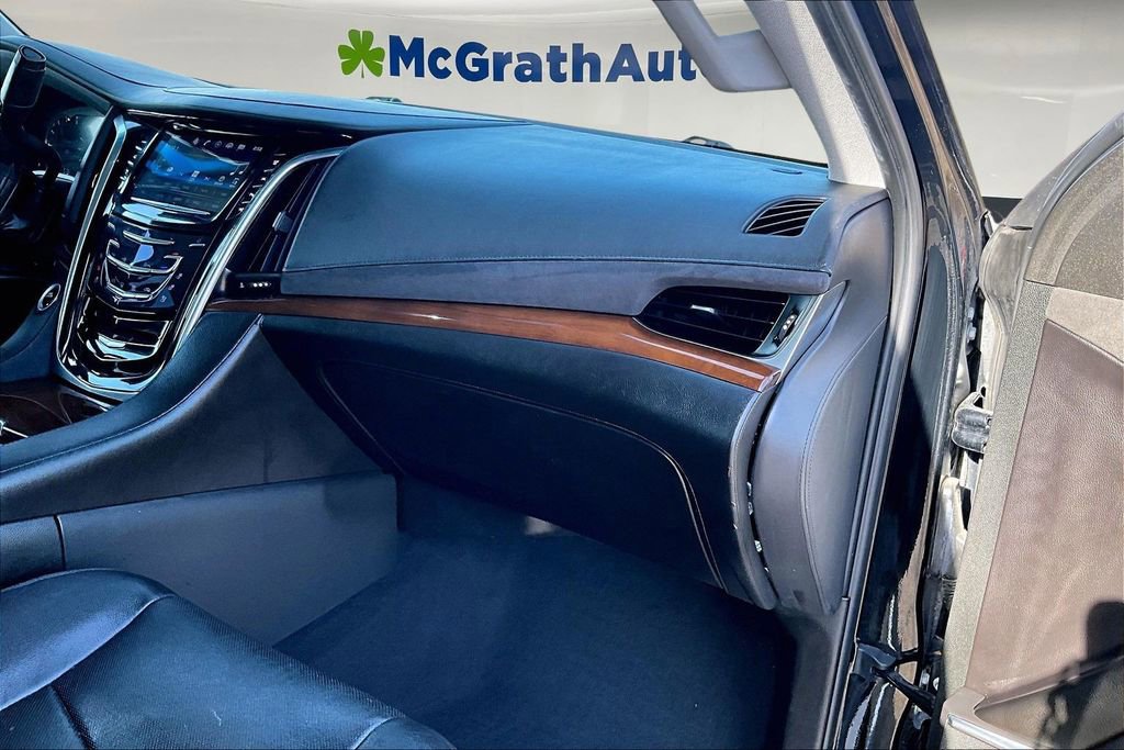 Used 2019 Cadillac Escalade Premium Luxury image 24