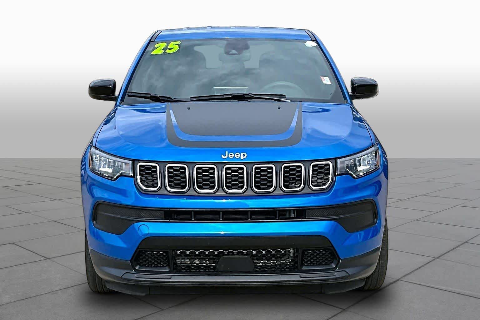 Used 2025 Jeep Compass Sport w/ Mopar Graphics Package AWD/4WD image 5