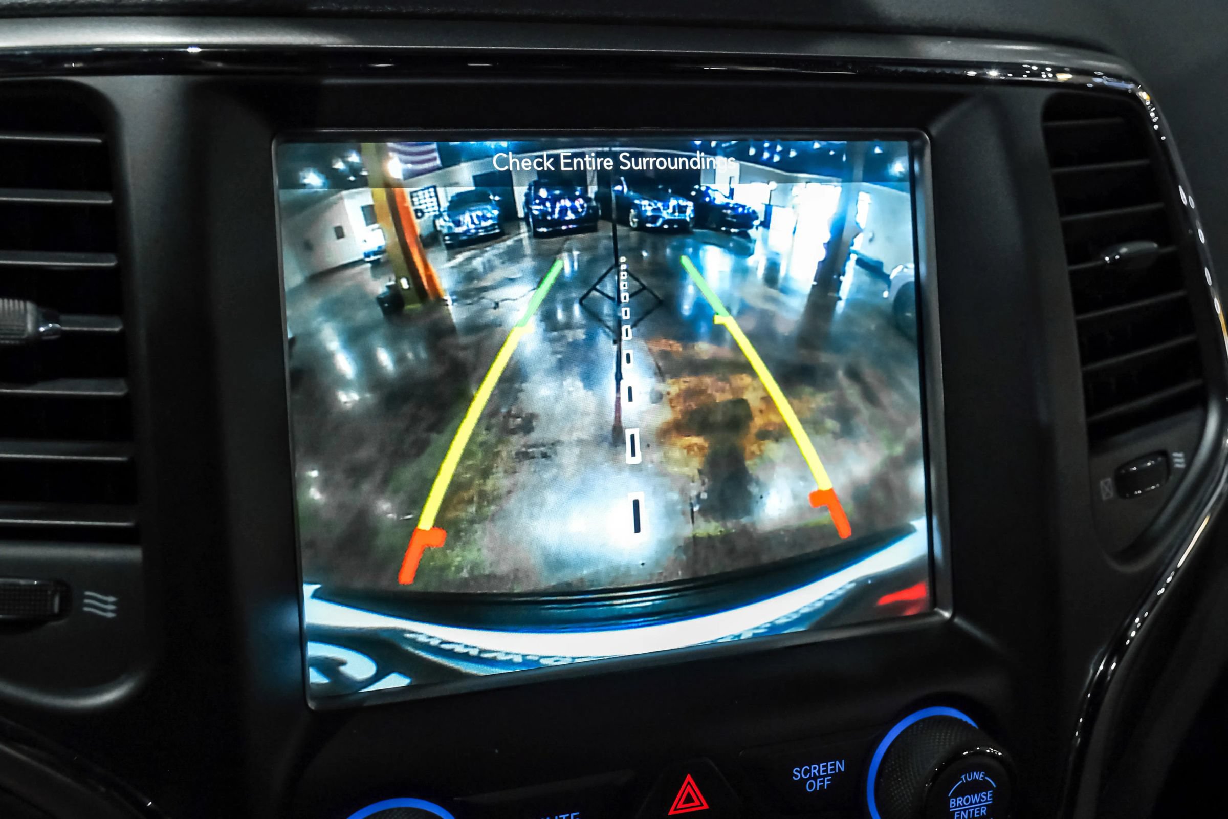 Used 2018 Jeep Grand Cherokee Altitude AWD/4WD image 23