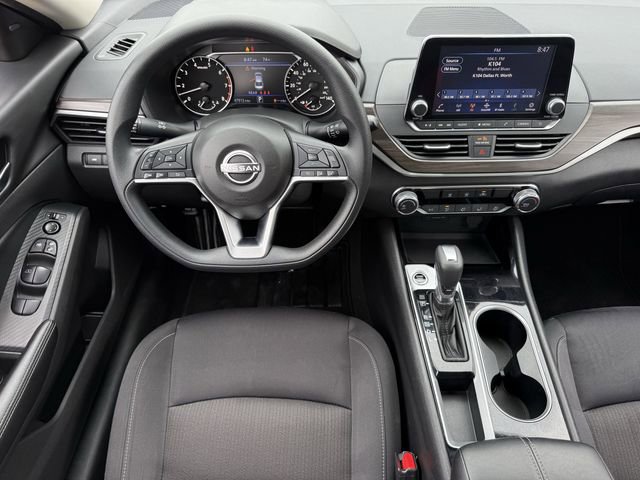 Used 2024 Nissan Altima 2.5 SV FWD image 12