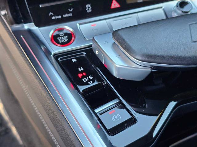 Used 2024 Audi SQ8 e-tron Prestige w/ Prestige Package AWD/4WD image 36