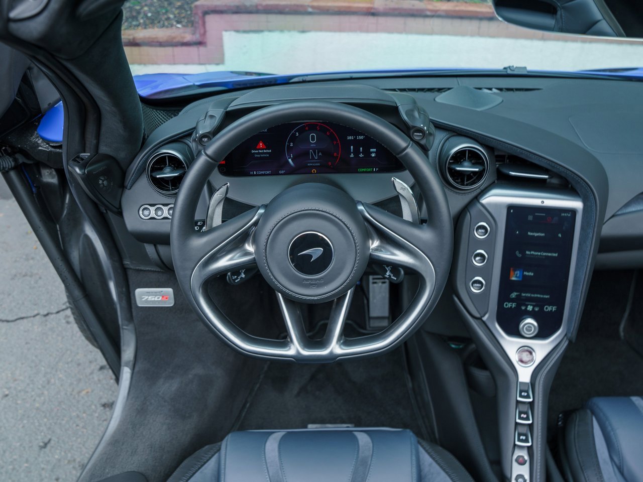 Used 2024 McLaren 750S Spider image 9
