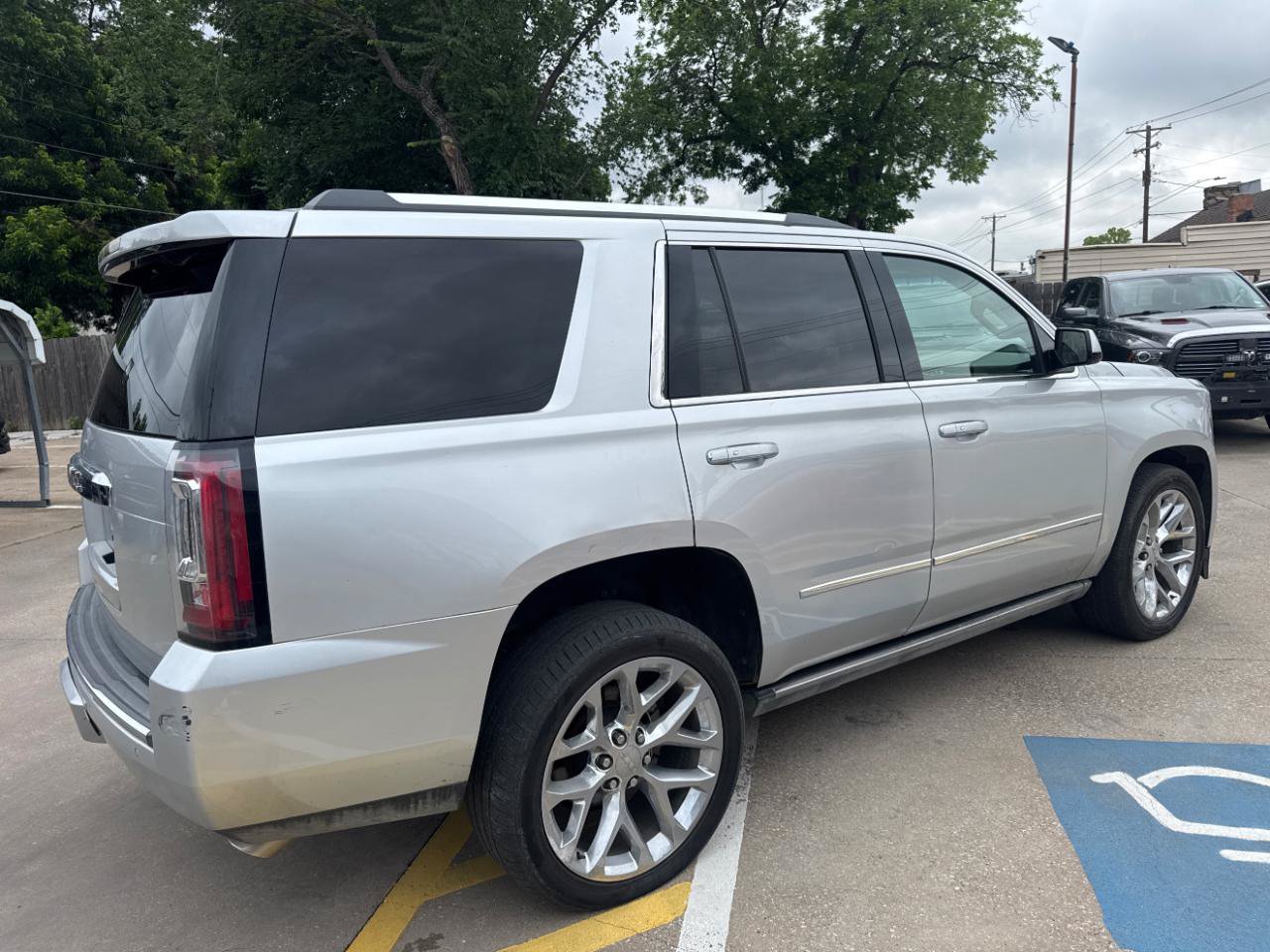 Used 2018 GMC Yukon Denali w/ Denali Ultimate Package RWD image 9