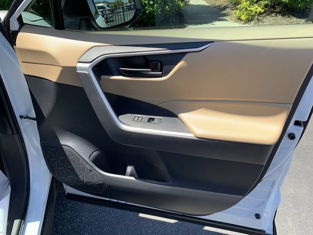 Certified 2025 Toyota RAV4 LE AWD/4WD image 13