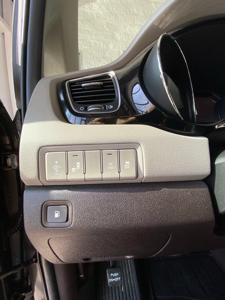 Used 2016 Kia Sedona SX Limited FWD image 13