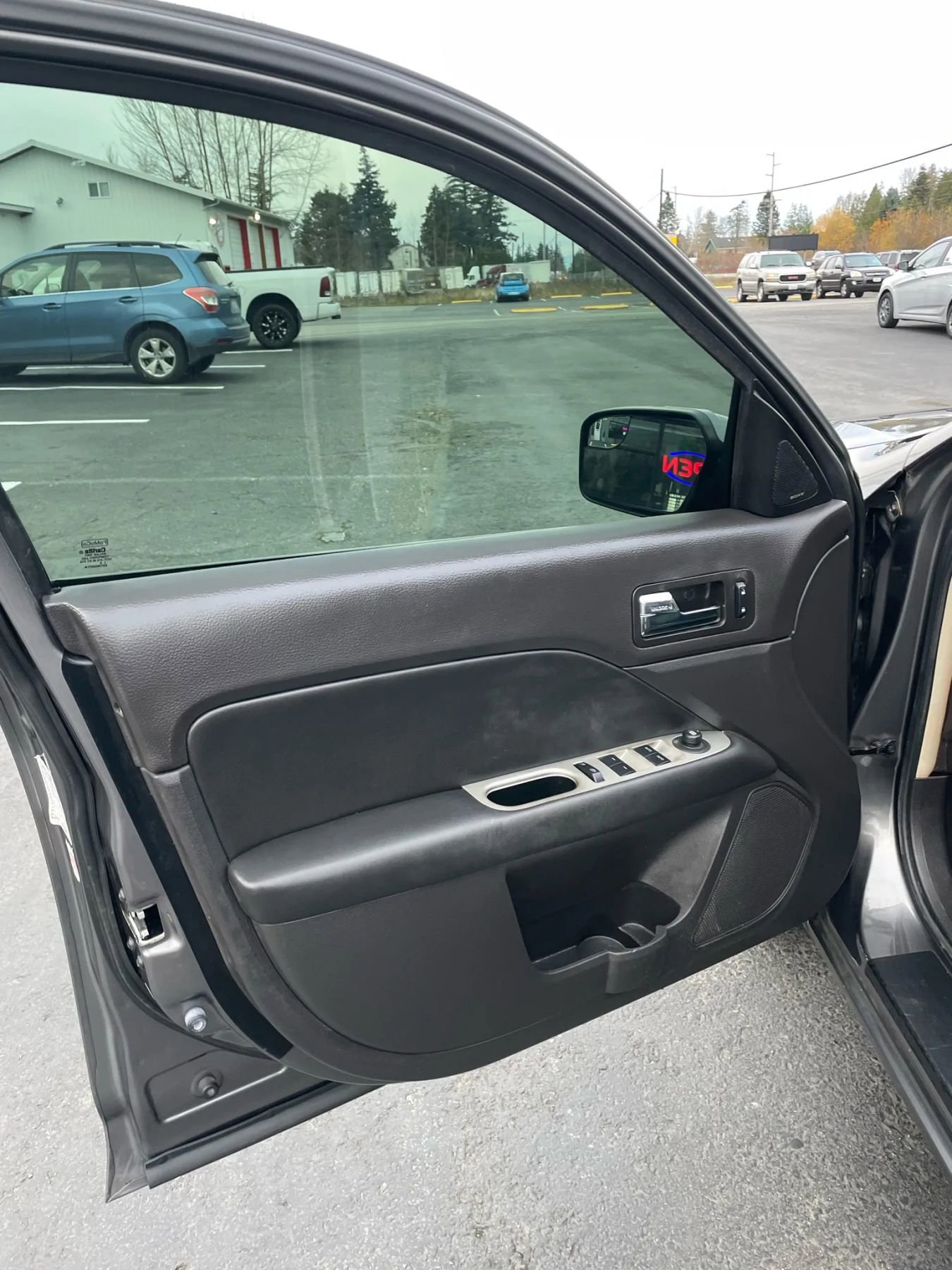 Used 2011 Ford Fusion SEL w/ 301A Rapid Spec Order Code image 10