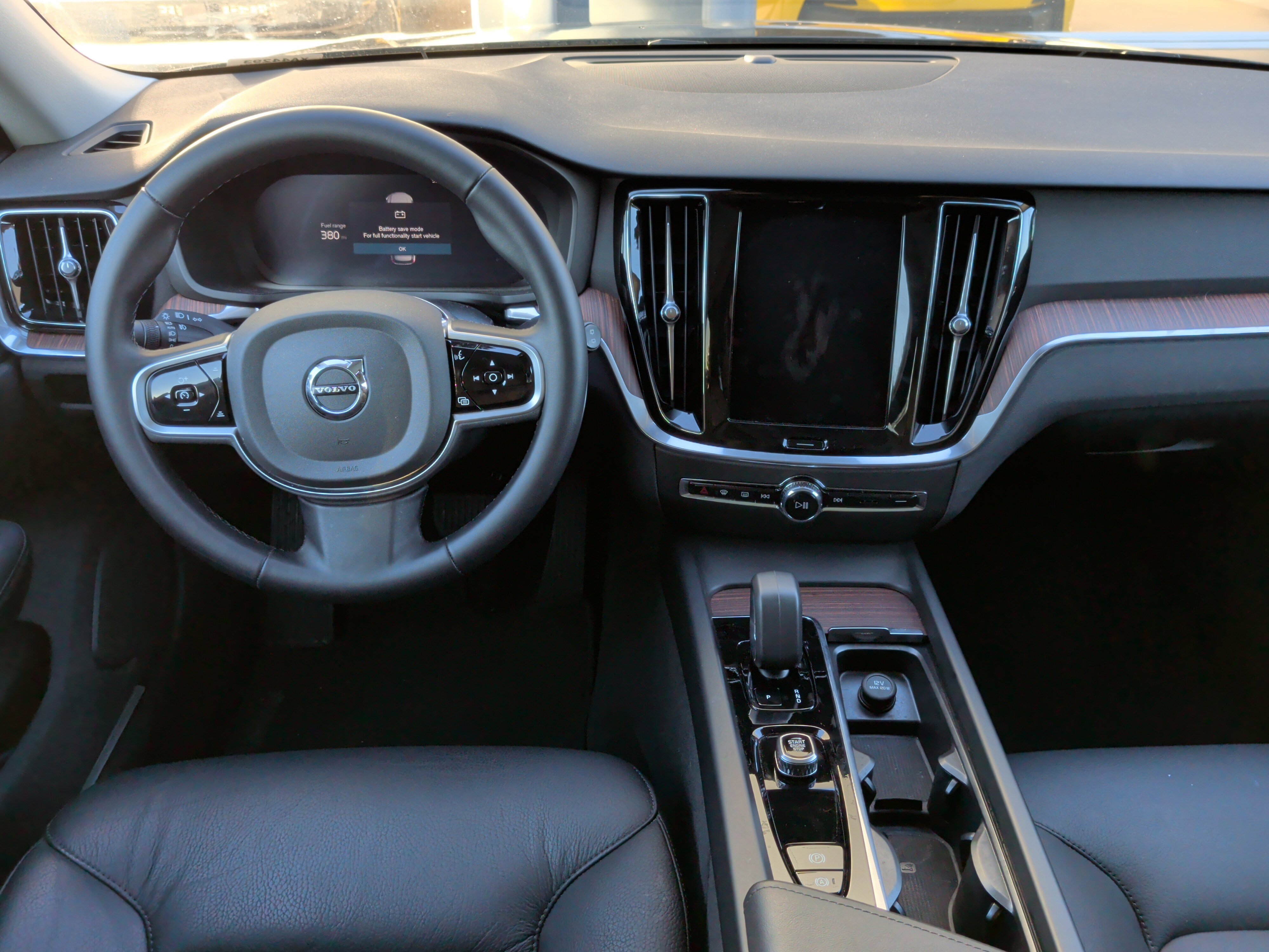 Used 2025 Volvo V60 B5 Cross Country Plus image 20