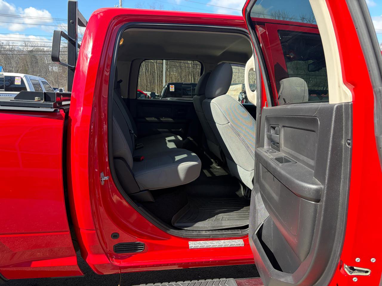 Used 2016 RAM 2500 Tradesman w/ Chrome Appearance Group image 44