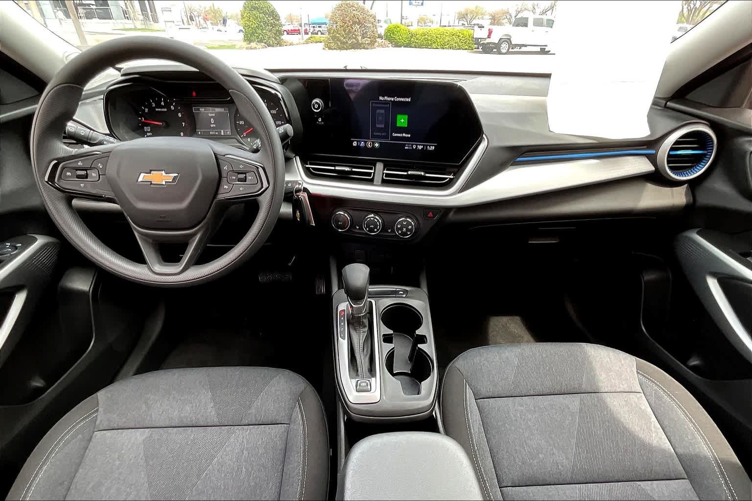 Used 2024 Chevrolet Trax LS w/ LS Convenience Package FWD image 15