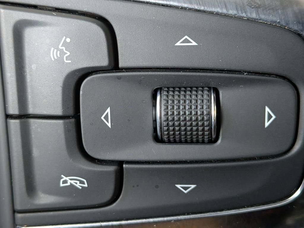 Used 2025 Chevrolet Blazer LT FWD image 26