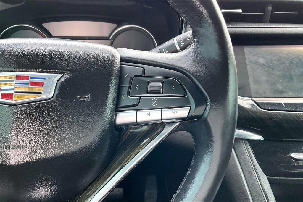 Used 2020 Cadillac XT6 Premium Luxury image 11