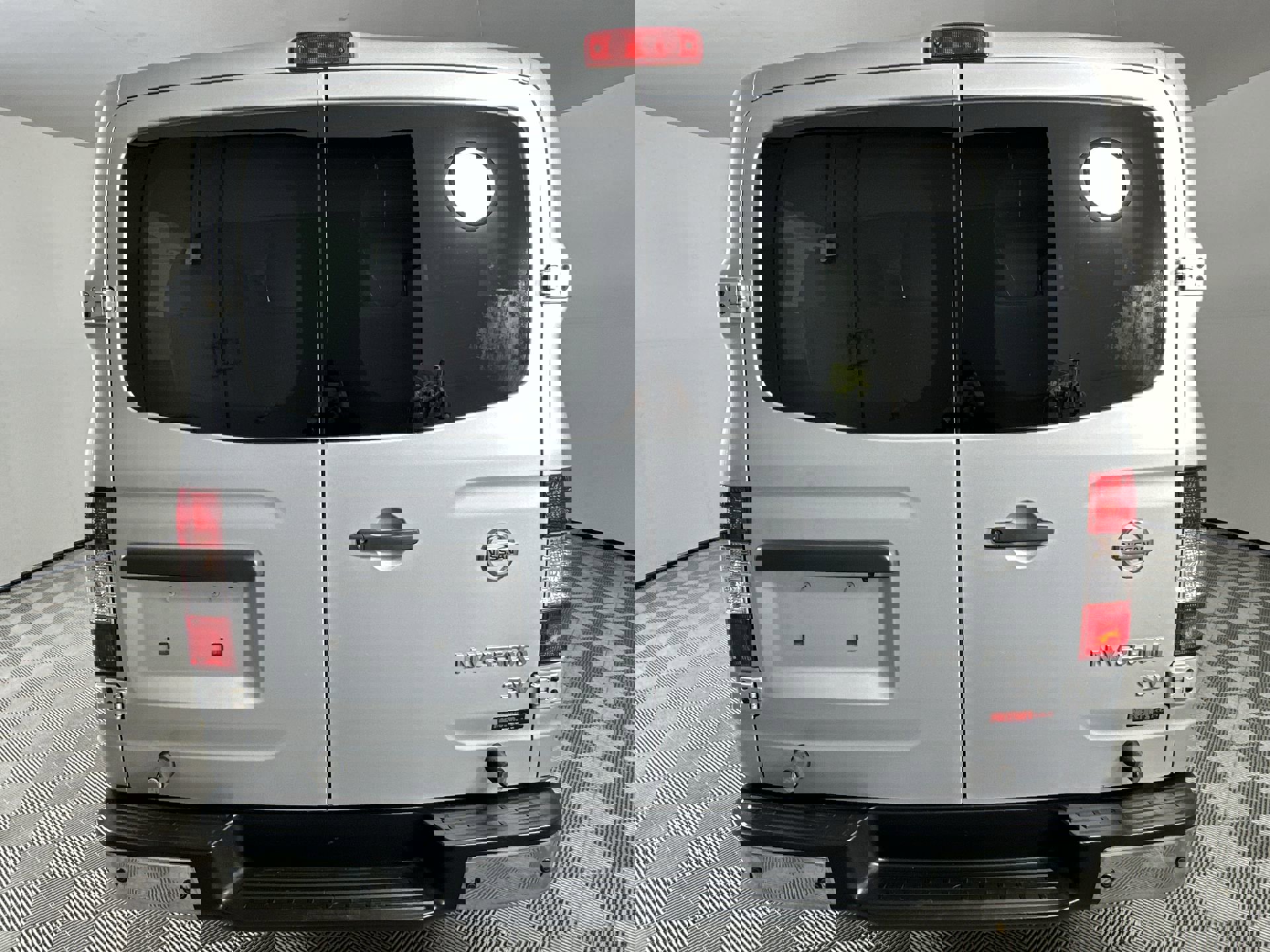 Used 2018 Nissan NV 3500 SV w/ Navigation Package image 10