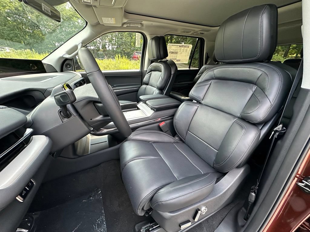 New 2027 Lincoln Navigator Reserve AWD/4WD image 18