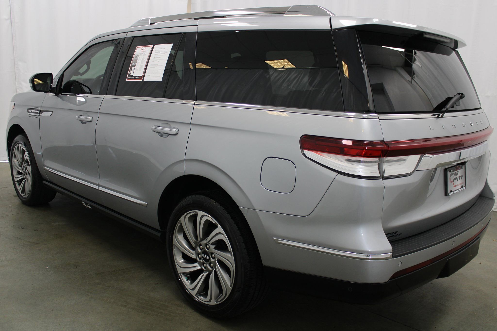 Used 2023 Lincoln Navigator Reserve image 8